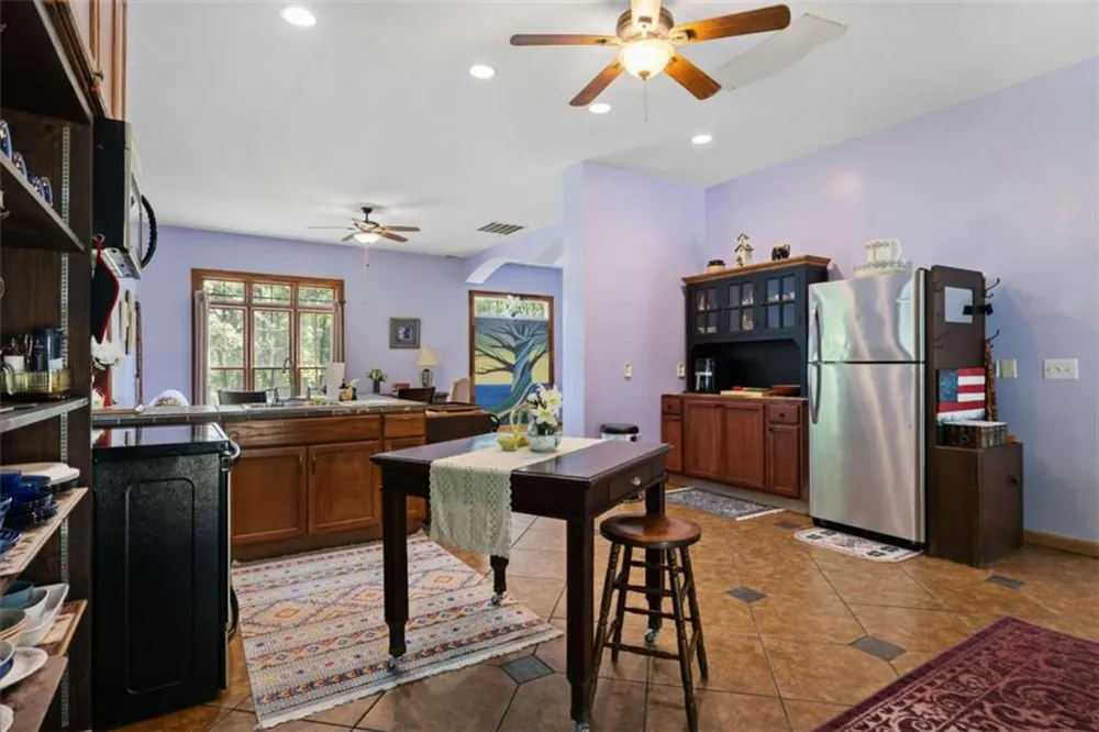 286 Killarney Way Kingston, GA 30145