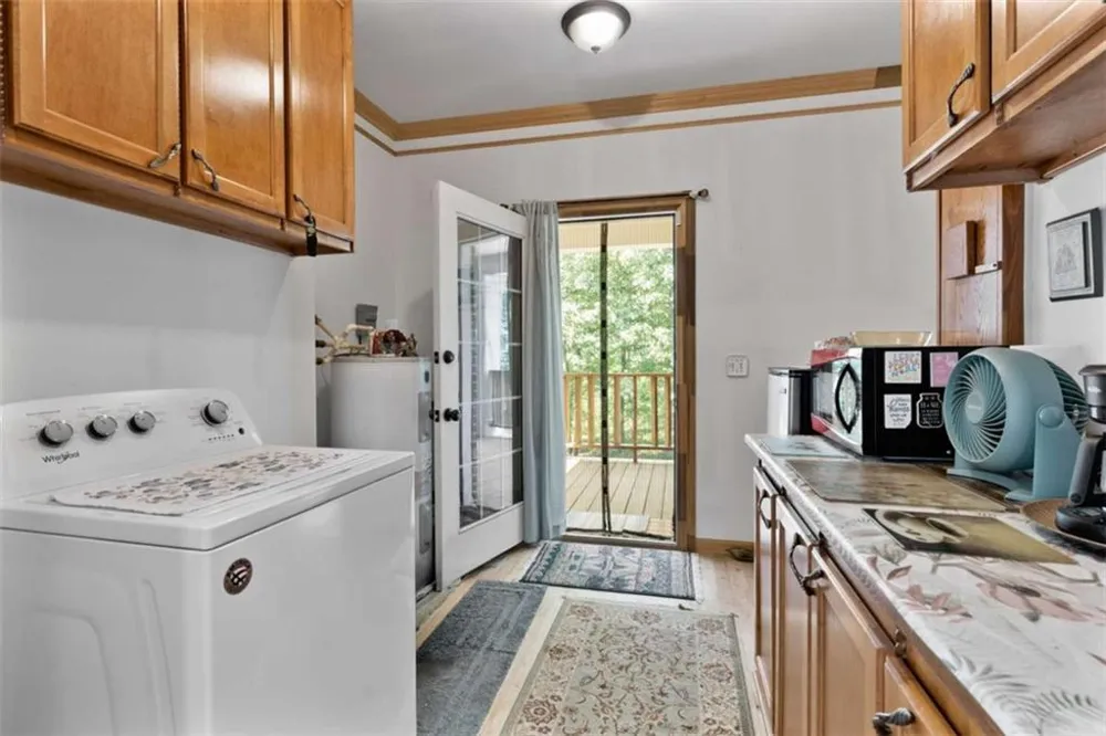 286 Killarney Way Kingston, GA 30145