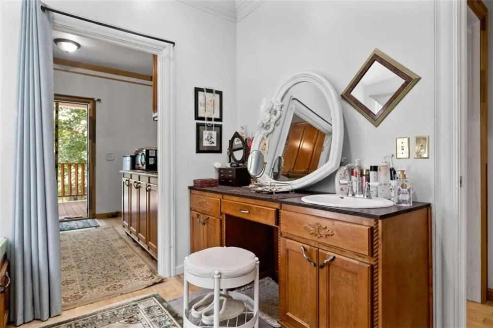 286 Killarney Way Kingston, GA 30145