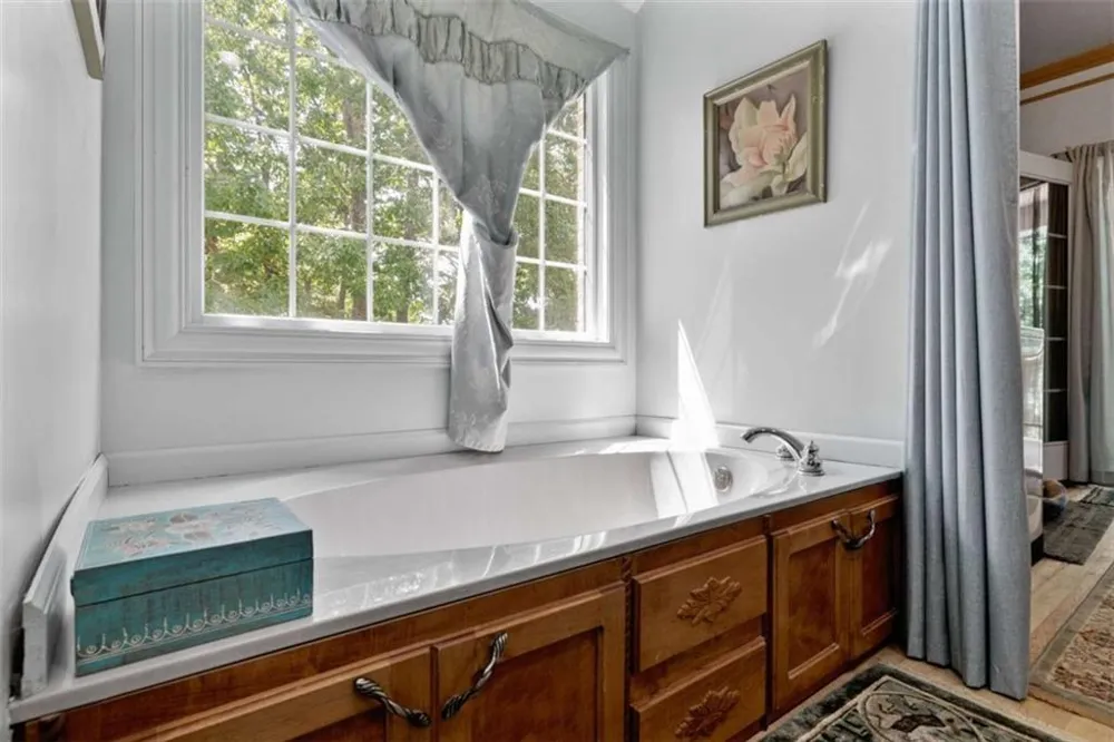 286 Killarney Way Kingston, GA 30145