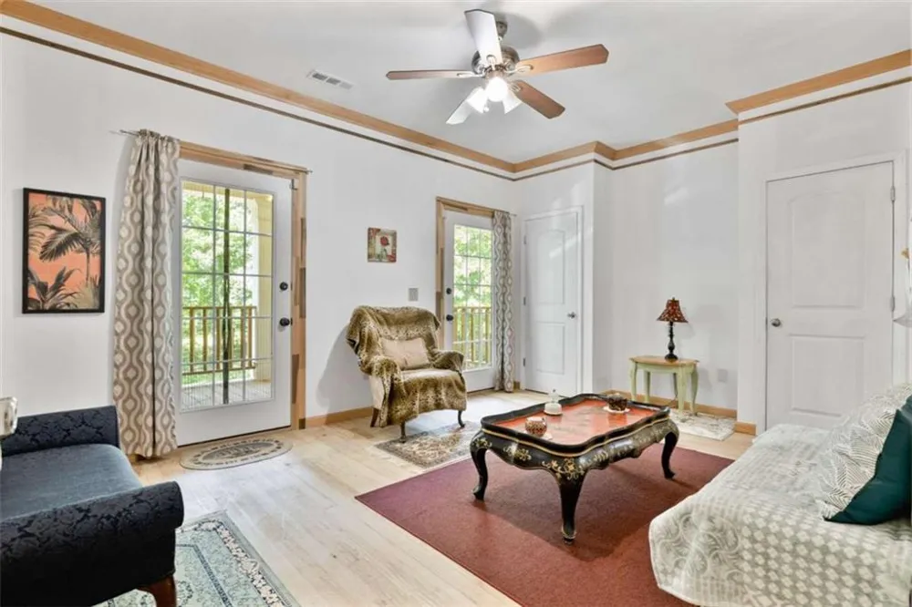 286 Killarney Way Kingston, GA 30145