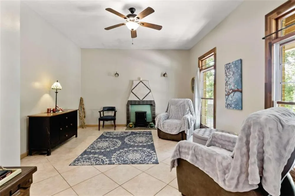 286 Killarney Way Kingston, GA 30145