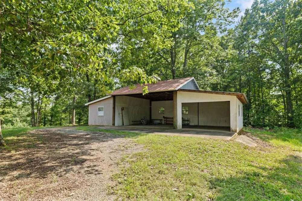 286 Killarney Way Kingston, GA 30145
