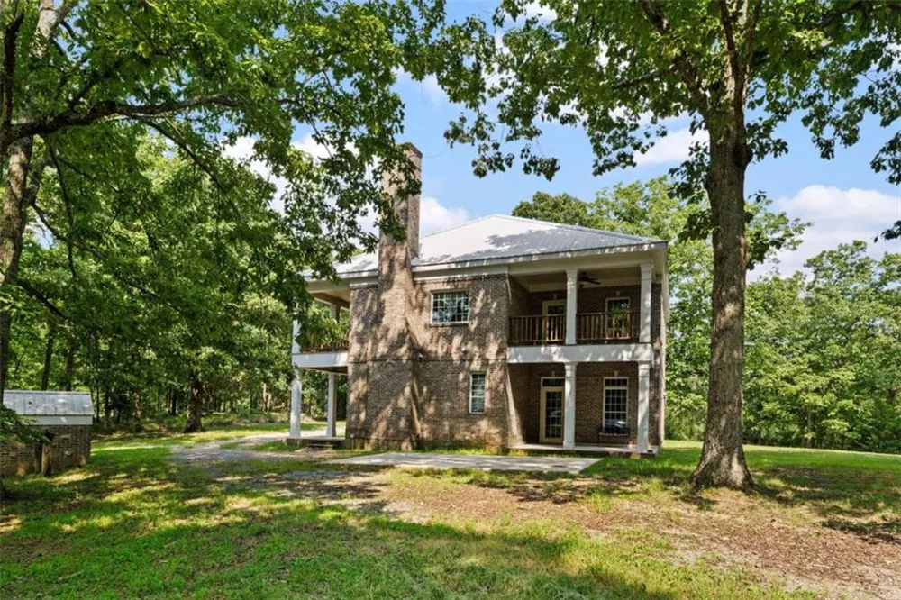 286 Killarney Way Kingston, GA 30145