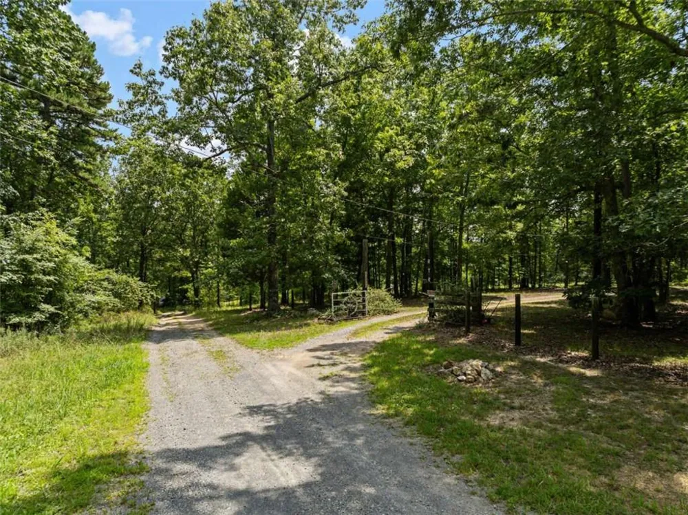 286 Killarney Way Kingston, GA 30145