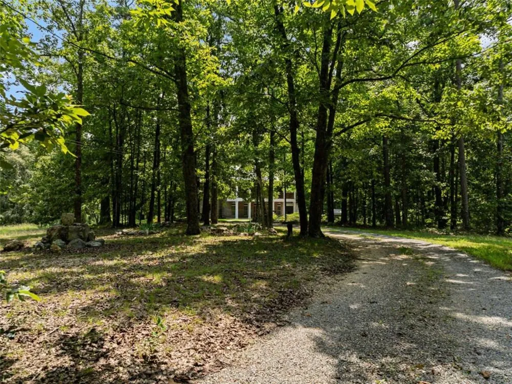 286 Killarney Way Kingston, GA 30145