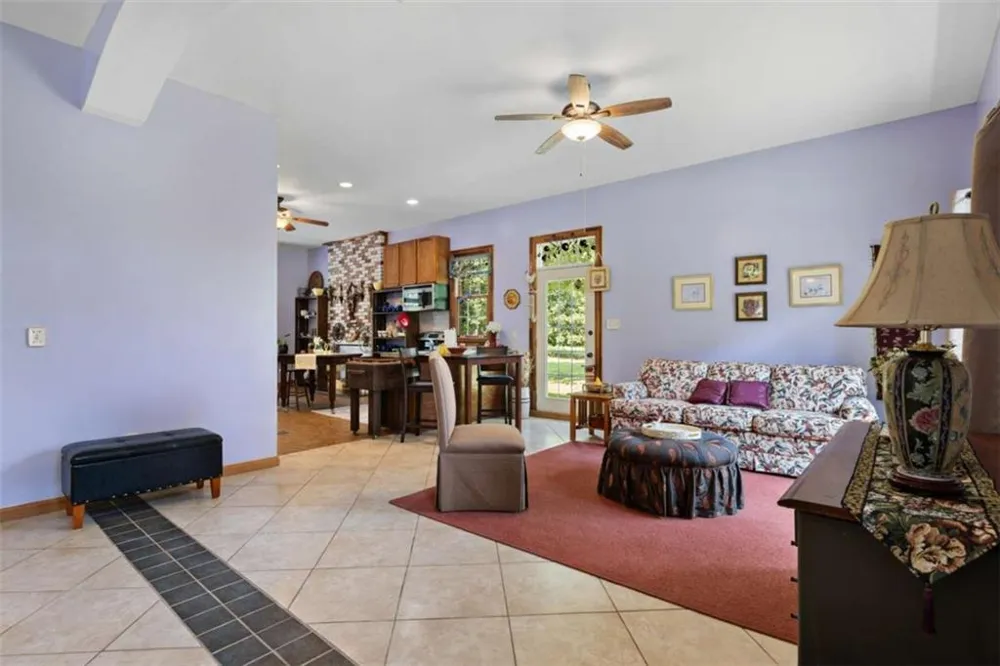 286 Killarney Way Kingston, GA 30145
