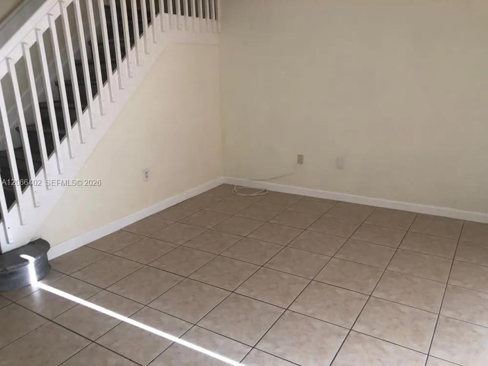 5598 NW 113th Ave #- Doral, FL 33178