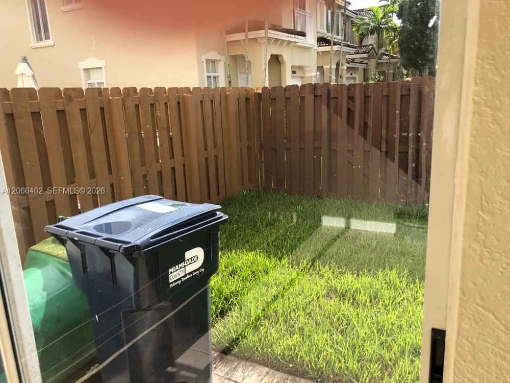 5598 NW 113th Ave #- Doral, FL 33178
