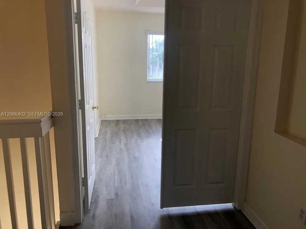 5598 NW 113th Ave #- Doral, FL 33178