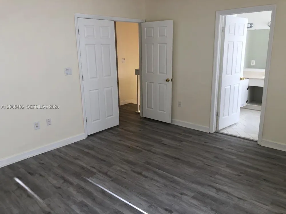 5598 NW 113th Ave #- Doral, FL 33178