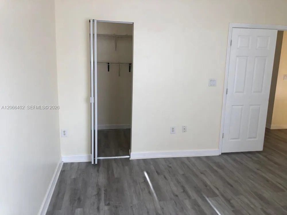 5598 NW 113th Ave #- Doral, FL 33178