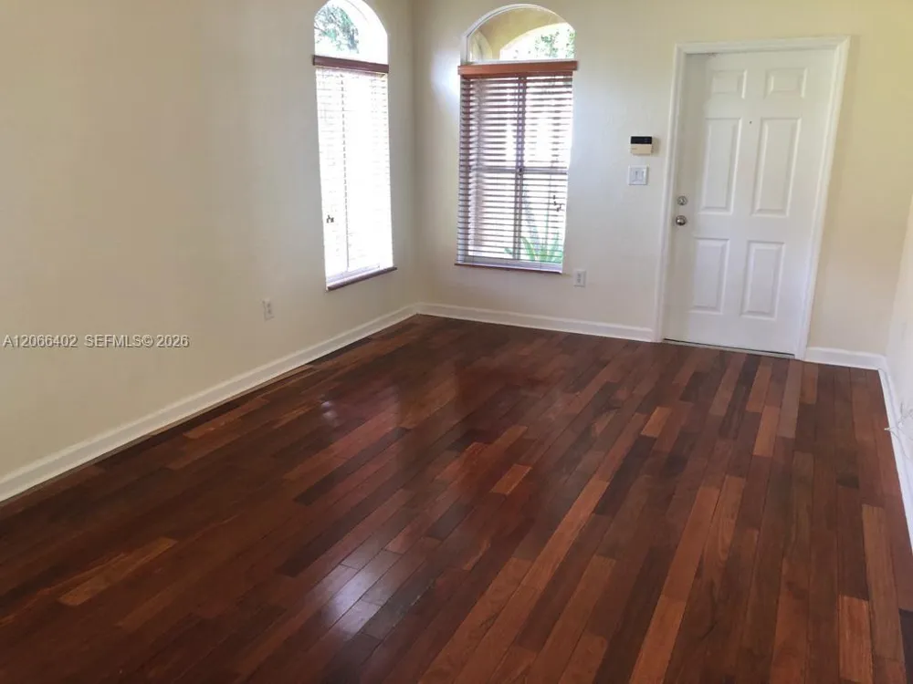 5598 NW 113th Ave #- Doral, FL 33178