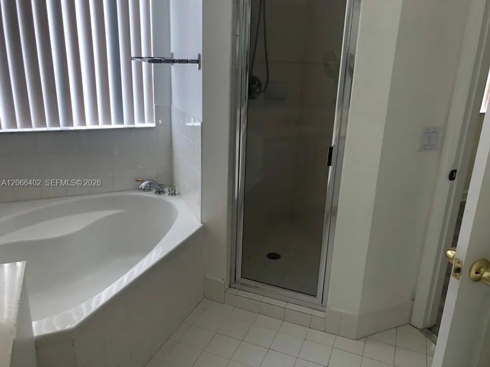 5598 NW 113th Ave #- Doral, FL 33178