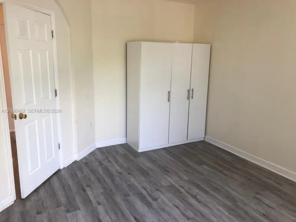 5598 NW 113th Ave #- Doral, FL 33178
