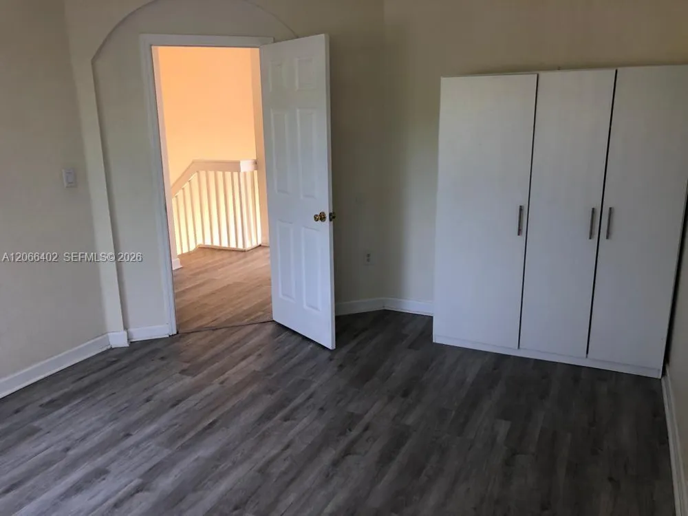 5598 NW 113th Ave #- Doral, FL 33178