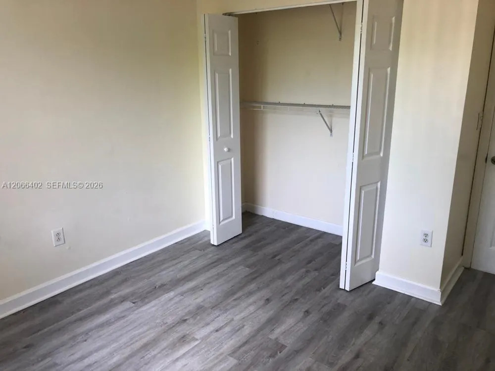 5598 NW 113th Ave #- Doral, FL 33178