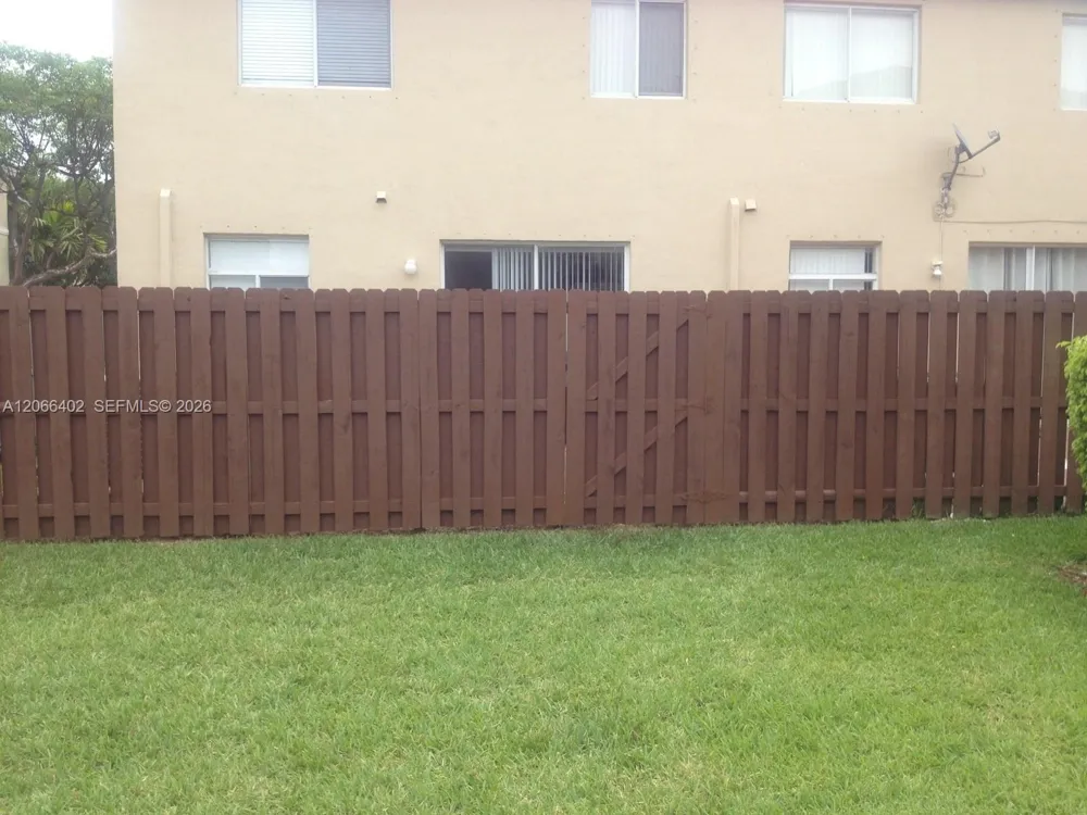 5598 NW 113th Ave #- Doral, FL 33178