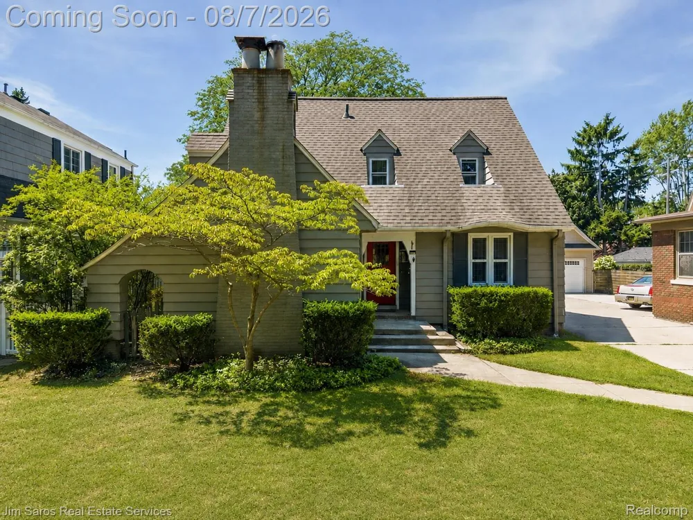 641 Fisher Road Grosse Pointe City, MI 48230
