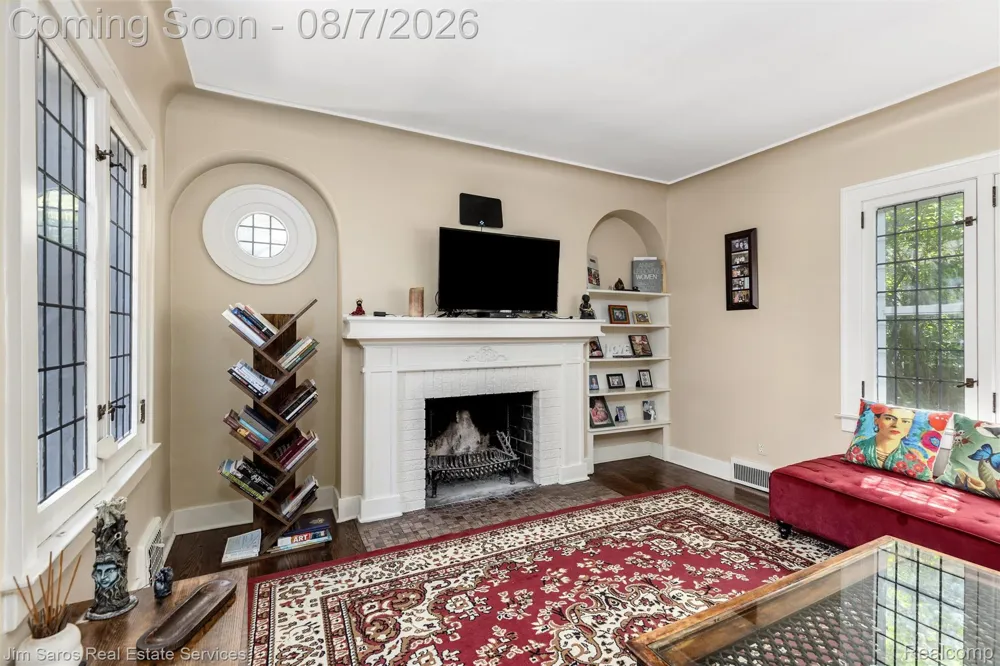 641 Fisher Road Grosse Pointe City, MI 48230