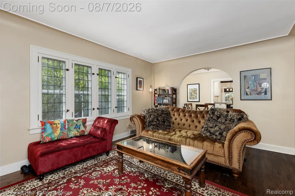 641 Fisher Road Grosse Pointe City, MI 48230