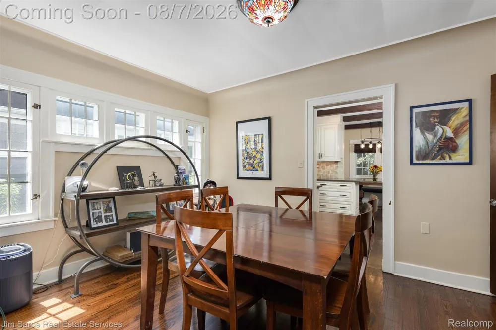 641 Fisher Road Grosse Pointe City, MI 48230