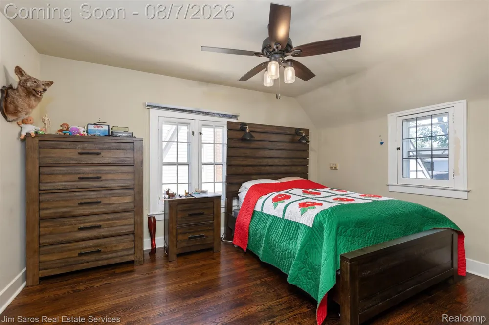 641 Fisher Road Grosse Pointe City, MI 48230