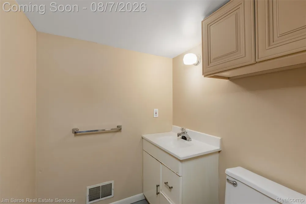 641 Fisher Road Grosse Pointe City, MI 48230