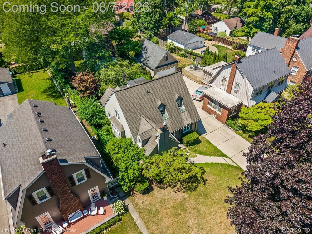 641 Fisher Road Grosse Pointe City, MI 48230