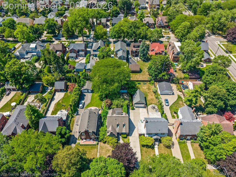 641 Fisher Road Grosse Pointe City, MI 48230