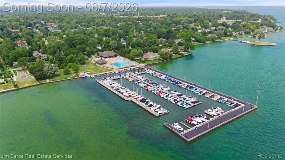 641 Fisher Road Grosse Pointe City, MI 48230