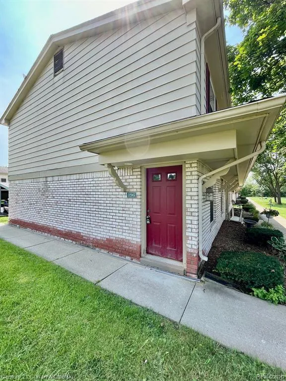 196 Princeton Drive South Lyon, MI 48178