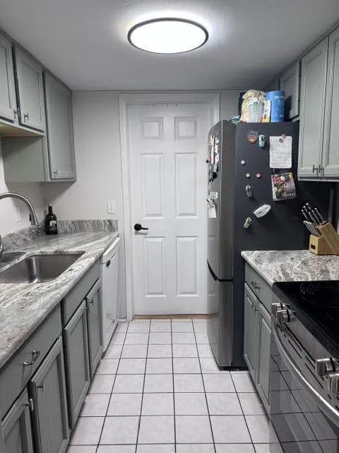 196 Princeton Drive South Lyon, MI 48178