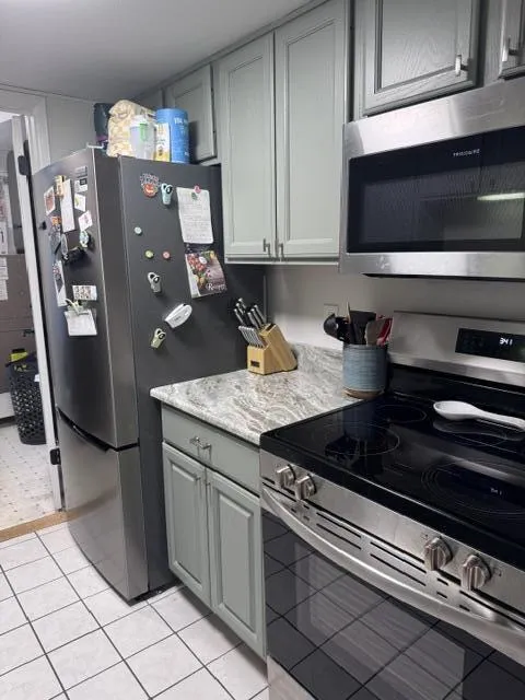 196 Princeton Drive South Lyon, MI 48178