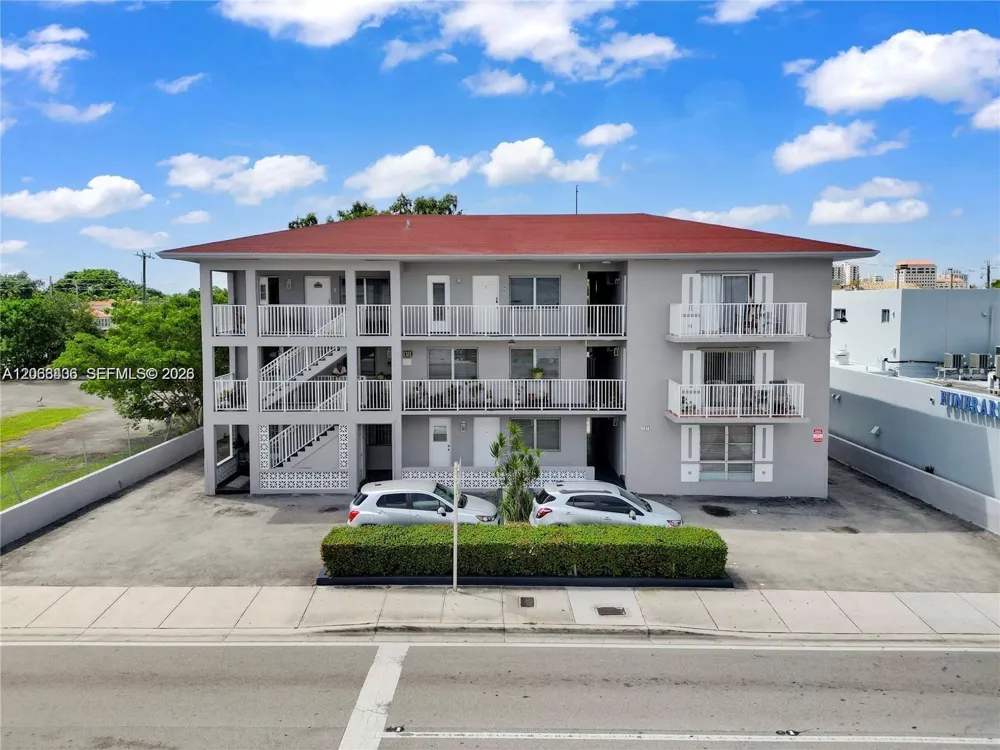 3424 W Flagler St #4 Miami, FL 33135