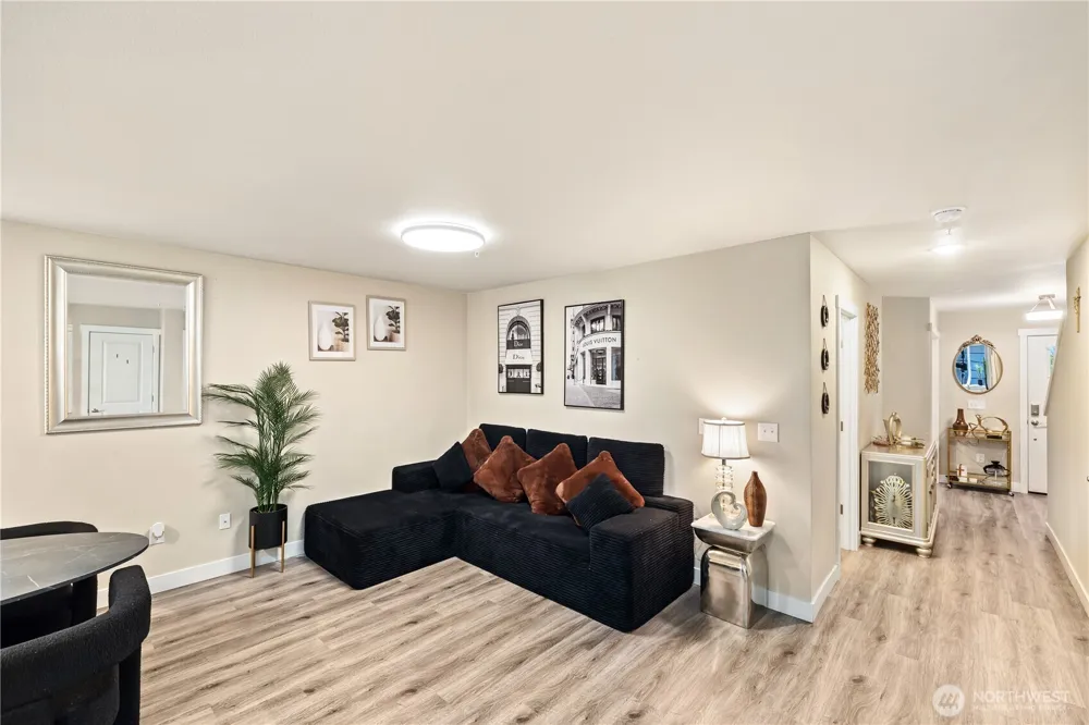 211 Norpoint Way NE Tacoma, WA 98422