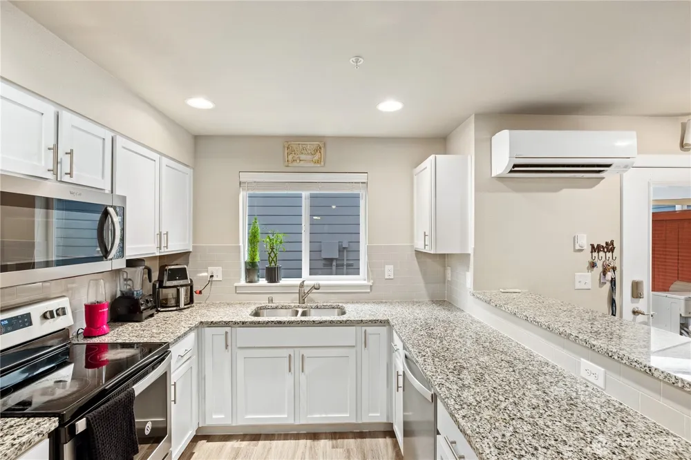 211 Norpoint Way NE Tacoma, WA 98422