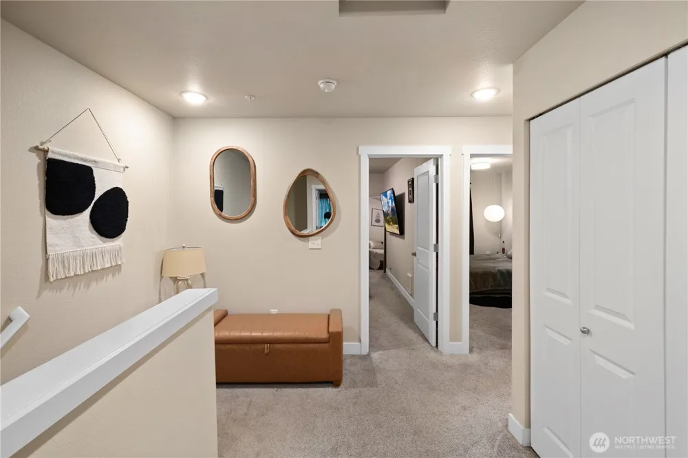 211 Norpoint Way NE Tacoma, WA 98422