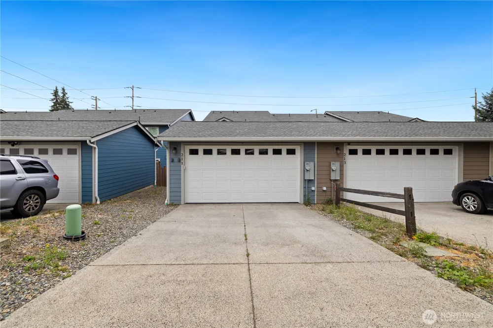 211 Norpoint Way NE Tacoma, WA 98422