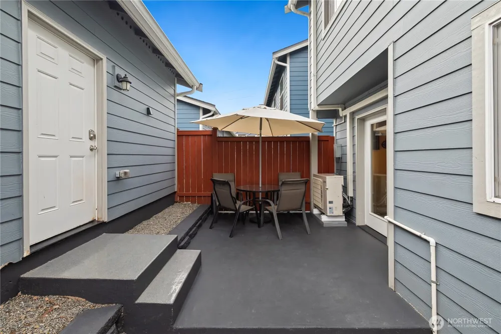 211 Norpoint Way NE Tacoma, WA 98422