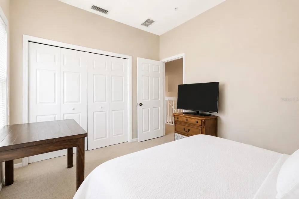 4033 OVERTURE CIRCLE Bradenton, FL 34209