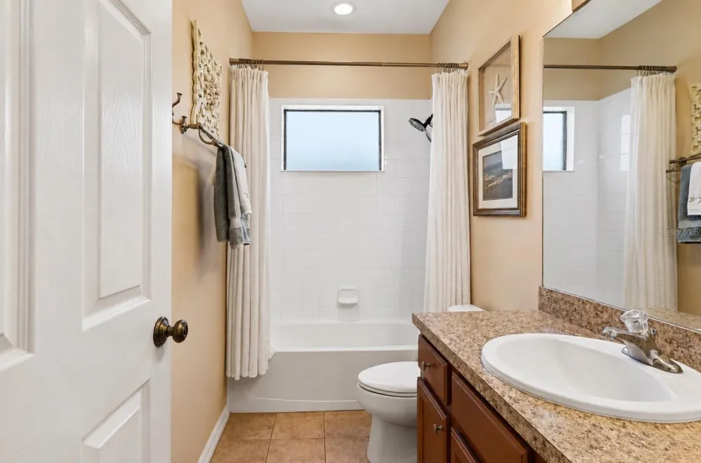 4033 OVERTURE CIRCLE Bradenton, FL 34209