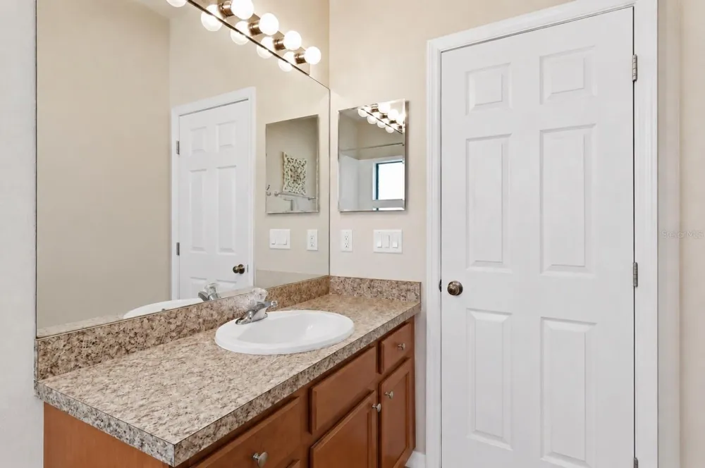 4033 OVERTURE CIRCLE Bradenton, FL 34209