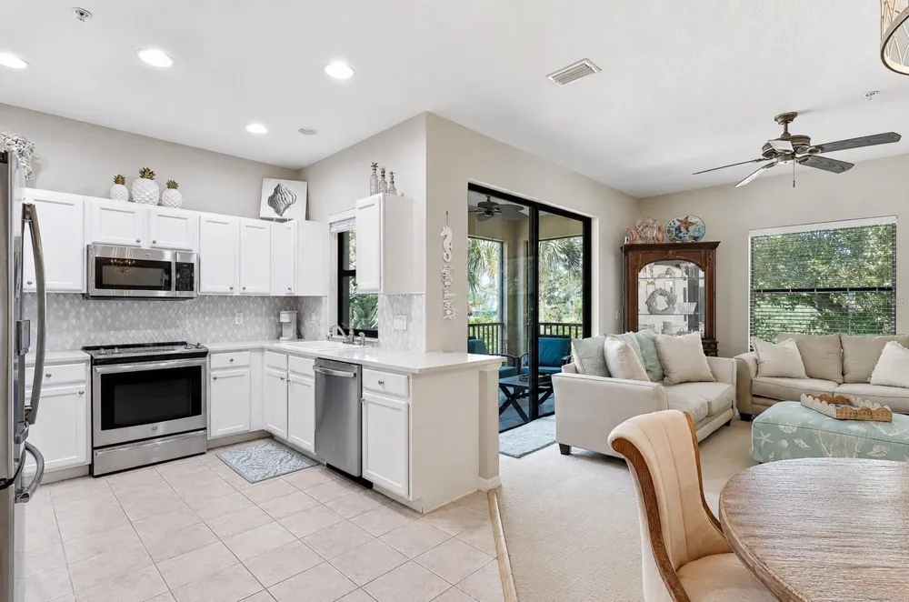 4033 OVERTURE CIRCLE Bradenton, FL 34209