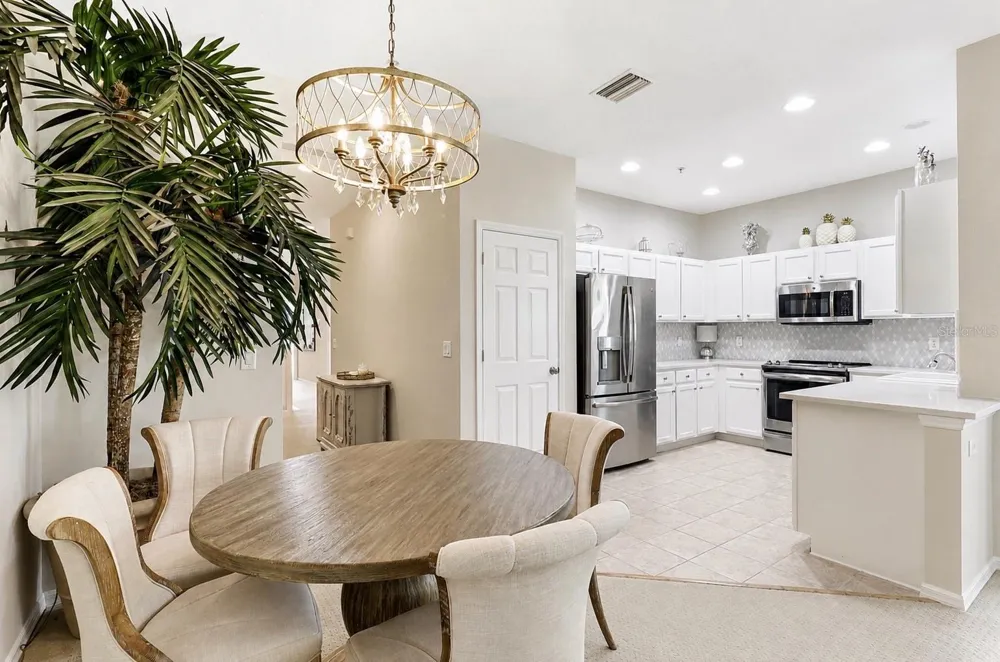 4033 OVERTURE CIRCLE Bradenton, FL 34209
