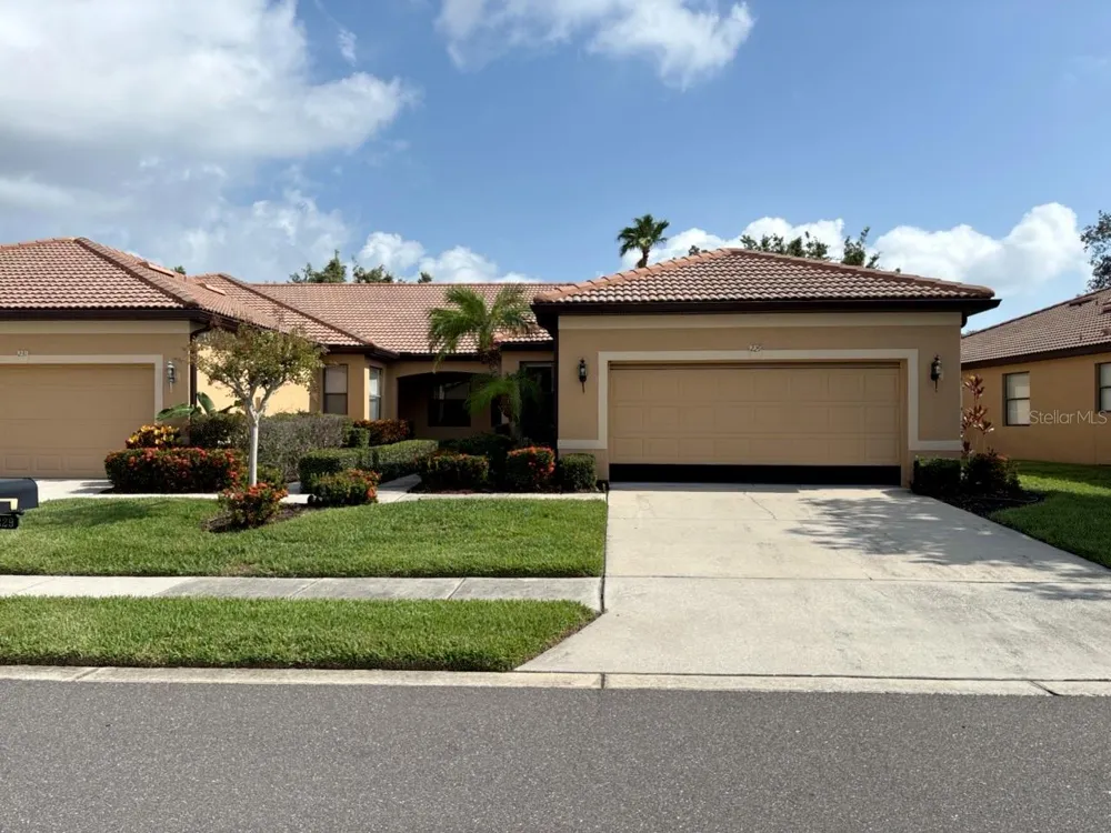 229 SHELL FALLS DRIVE Apollo Beach, FL 33572
