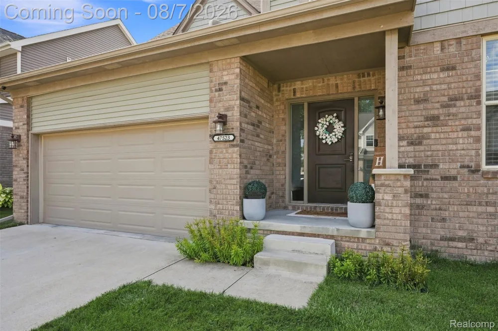47523 Viola Lane Chesterfield Township, MI 48047