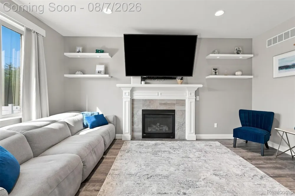 47523 Viola Lane Chesterfield Township, MI 48047