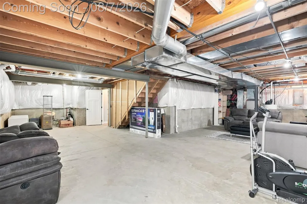 47523 Viola Lane Chesterfield Township, MI 48047