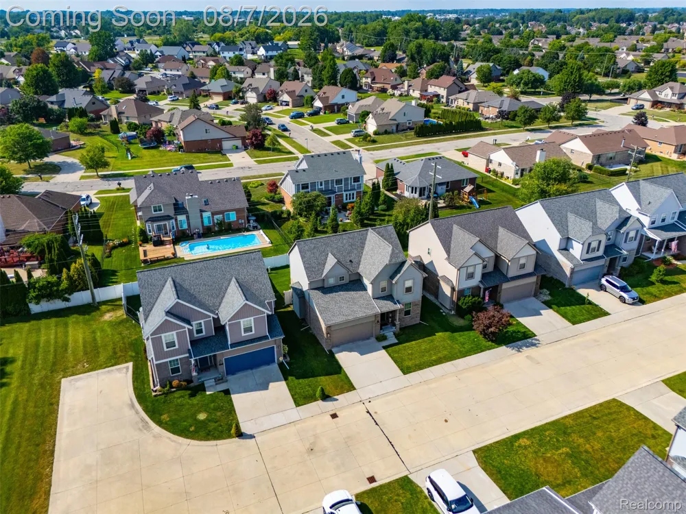 47523 Viola Lane Chesterfield Township, MI 48047